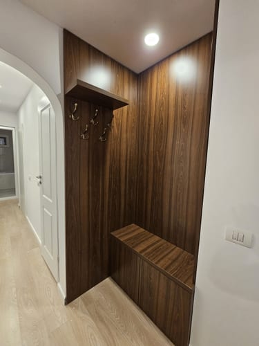 Iulia SanFrancisco Hol